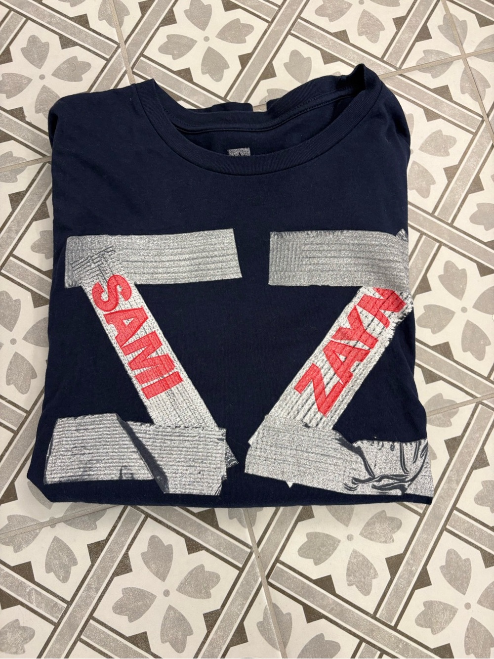 Sami Zayn tee shirt WWE XL